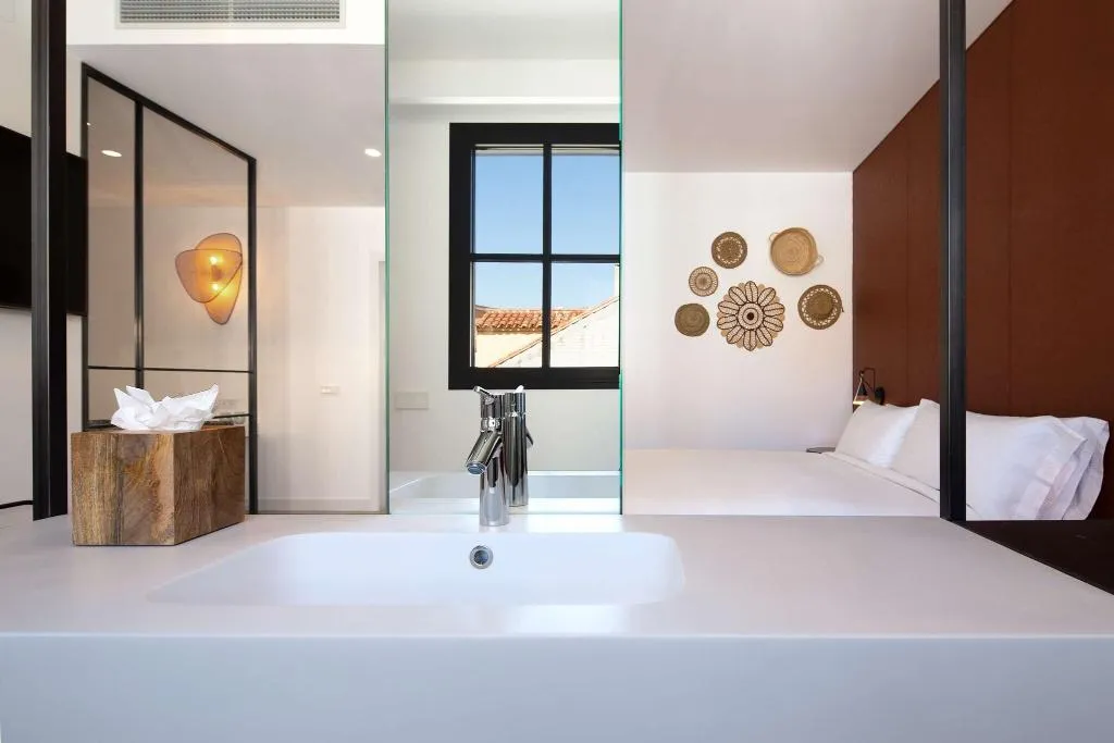 Room, Atocha Hotel Madrid, Tapestry Collection by Hilton, Madrid