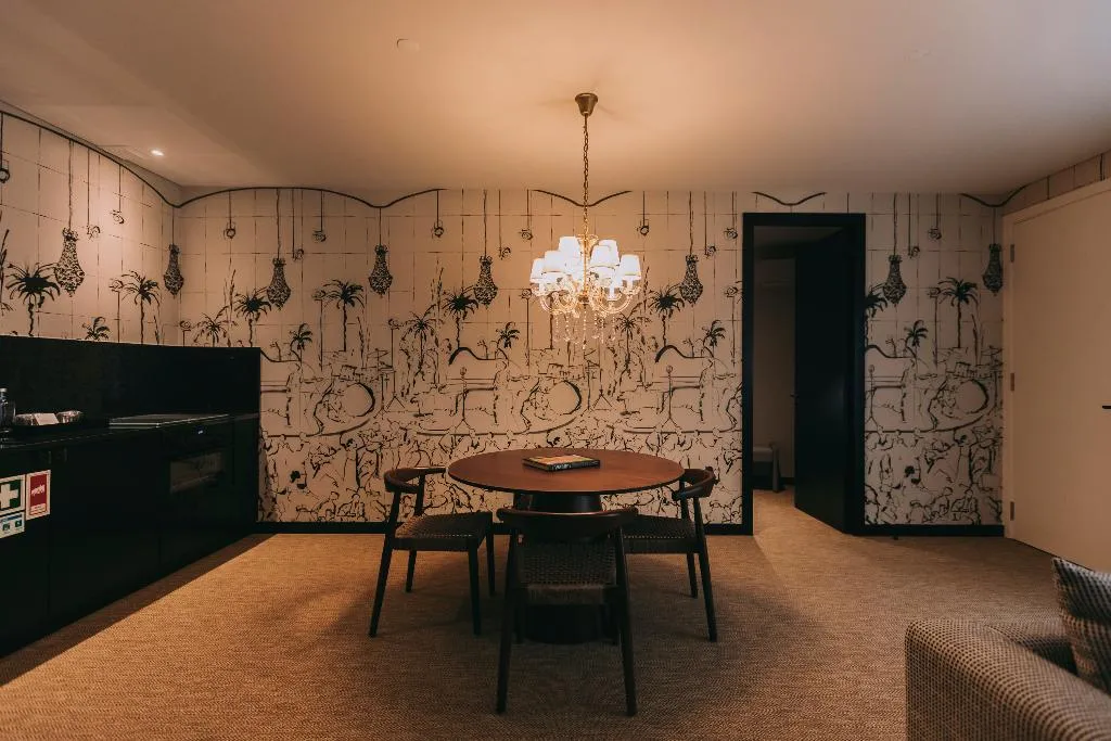 APARTMENT TWO BEDROOMS Room, Torel Palace Porto, Porto