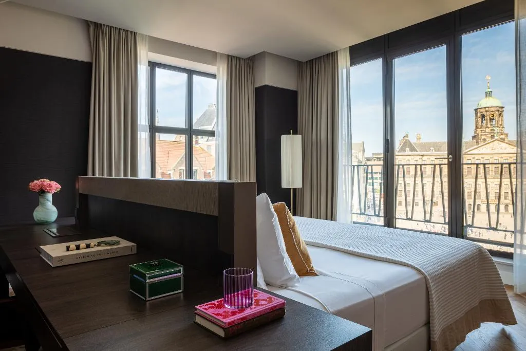 DOUBLE PREMIUM WITH VIEWS Room, Anantara Grand Hotel Krasnapolsky Amsterdam, Amsterdam