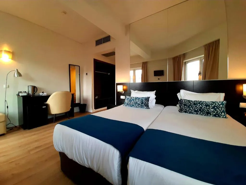 TWIN SUPERIOR Room, Lisbon City Hotel, Lisbon