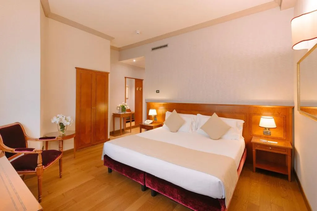 DOUBLE STANDARD Room, Windsor, Milan