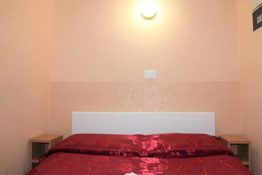 Room, Hotel Eurorooms, Rome