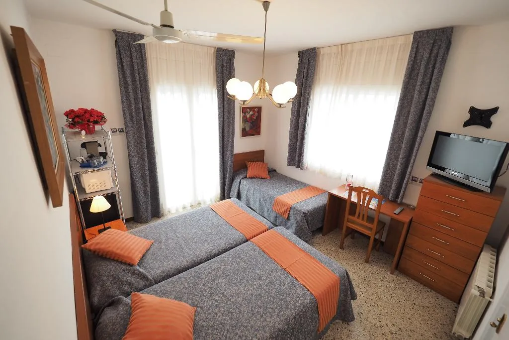 TRIPLE WITH BALCONY Room, Montserrat, Costa Brava