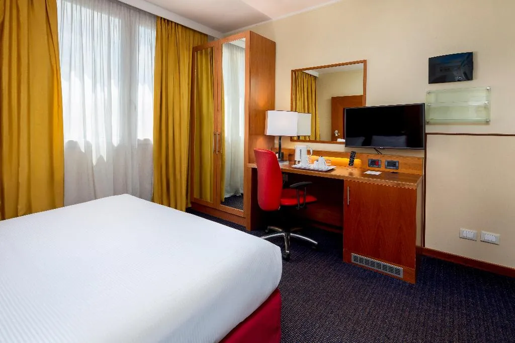 DOUBLE QUEEN SIZE BED Room, Crowne Plaza Venice East Quarto D'altino, Venice
