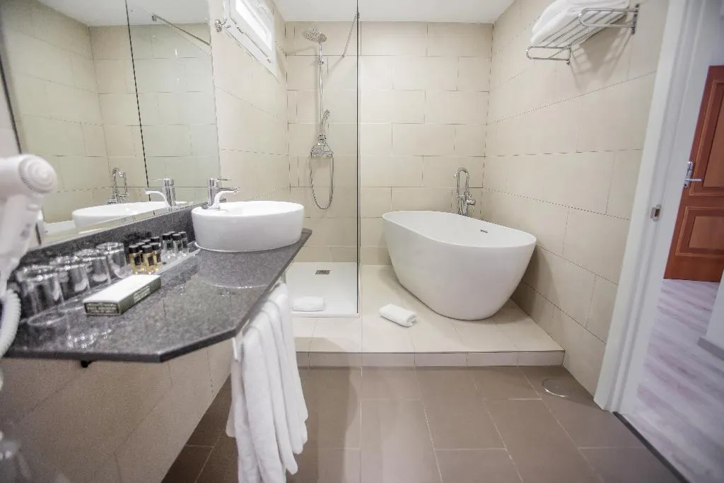 QUADRUPLE STANDARD Room, Soho Bahía Málaga, Costa Del Sol