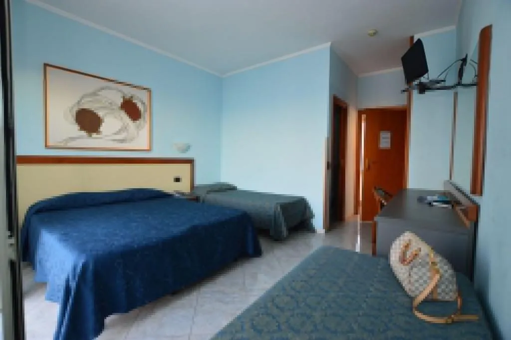 Room, Hotel Klein Wien, Naples