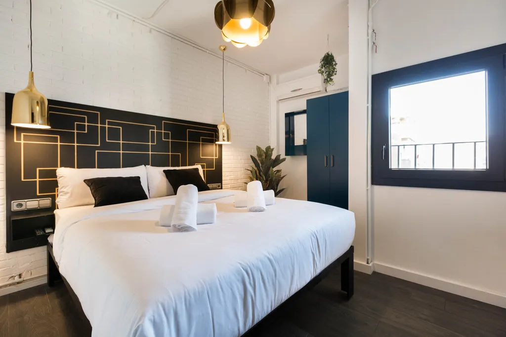 APARTMENT THREE BEDROOMS Room, La Mare by The Streets, Barcelona