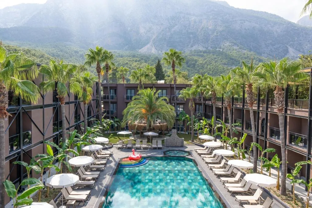 Pool, Golden Sun, Antalya