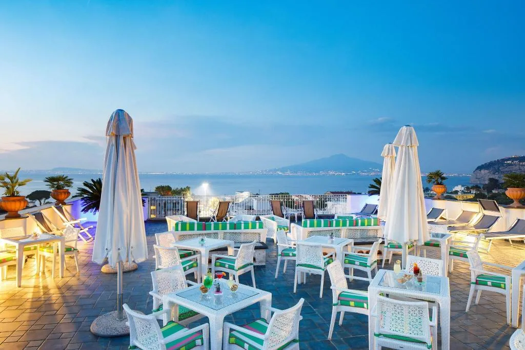 Terrace, Zi' Teresa, Naples