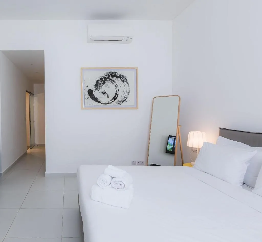 Room, Two Pillows Boutique Hostel, Malta