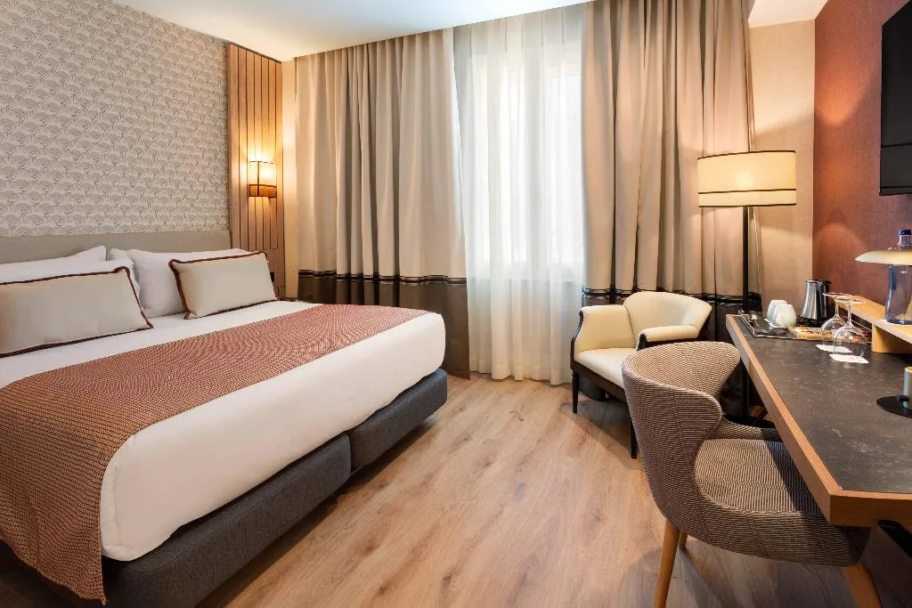 Double or Twin STANDARD Room, Catalonia Plaza España Hotel & Spa, Madrid