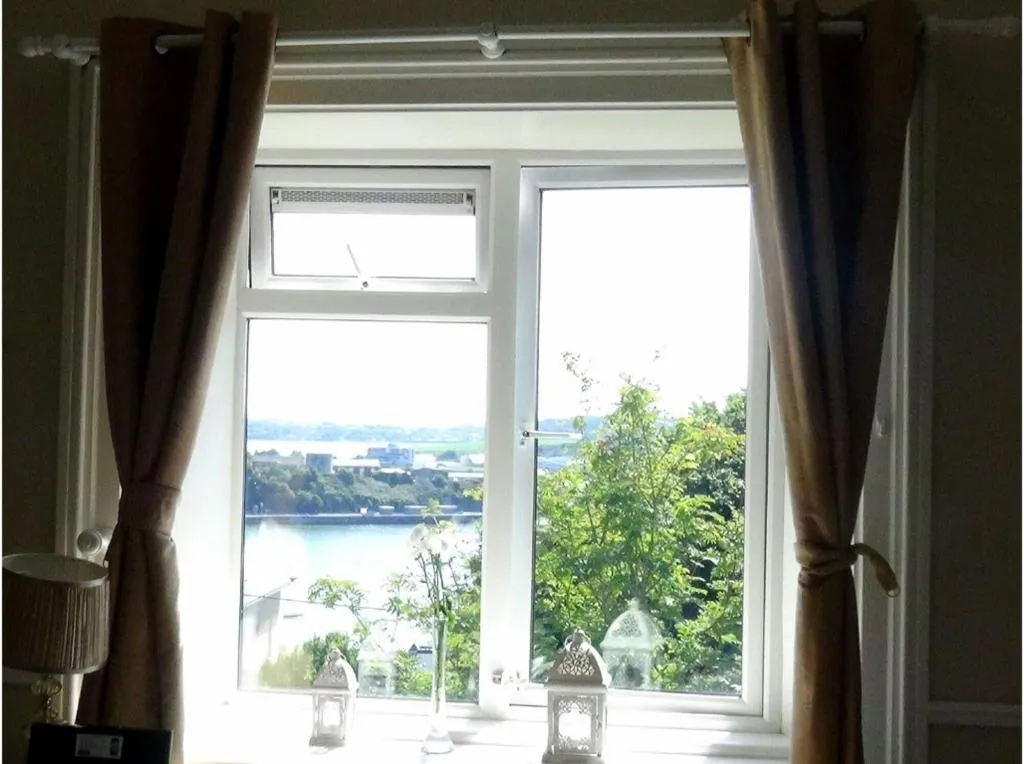 Room, Robin Hill House, Cork