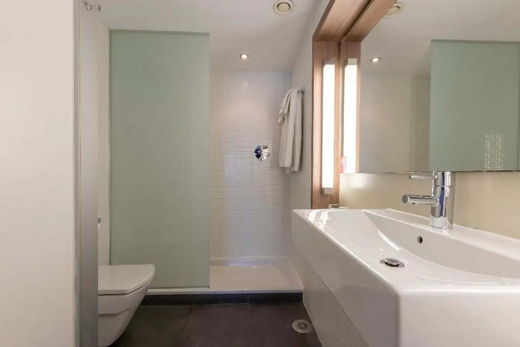 DOUBLE STANDARD Room, Travelodge Malaga Aeropuerto, Costa Del Sol