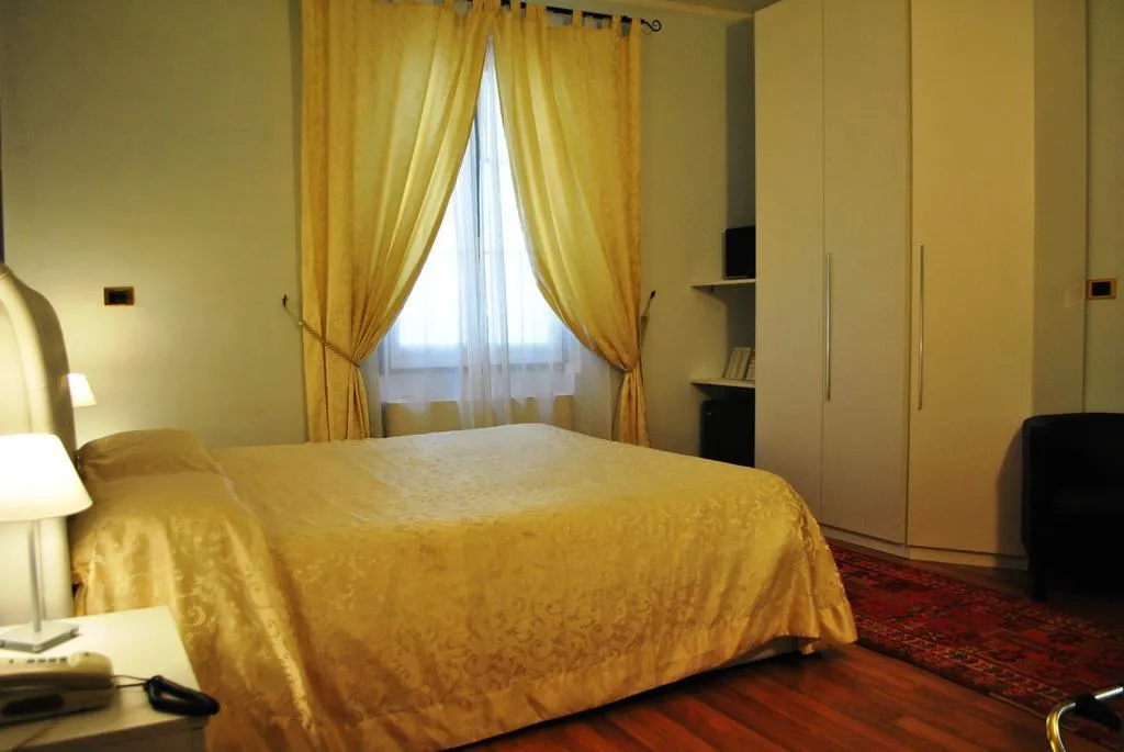 General view, Il Loggiato Dei Serviti, Milan