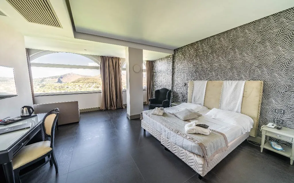 JUNIOR SUITE CAPACITY 4 ONE BEDROOM Room, Il Gabbiano, Naples