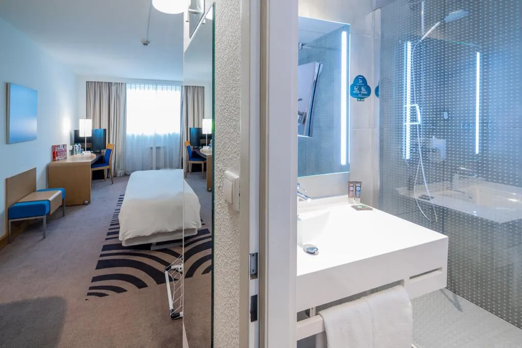 DOUBLE SUPERIOR Room, Novotel Krakow City West, Krakow