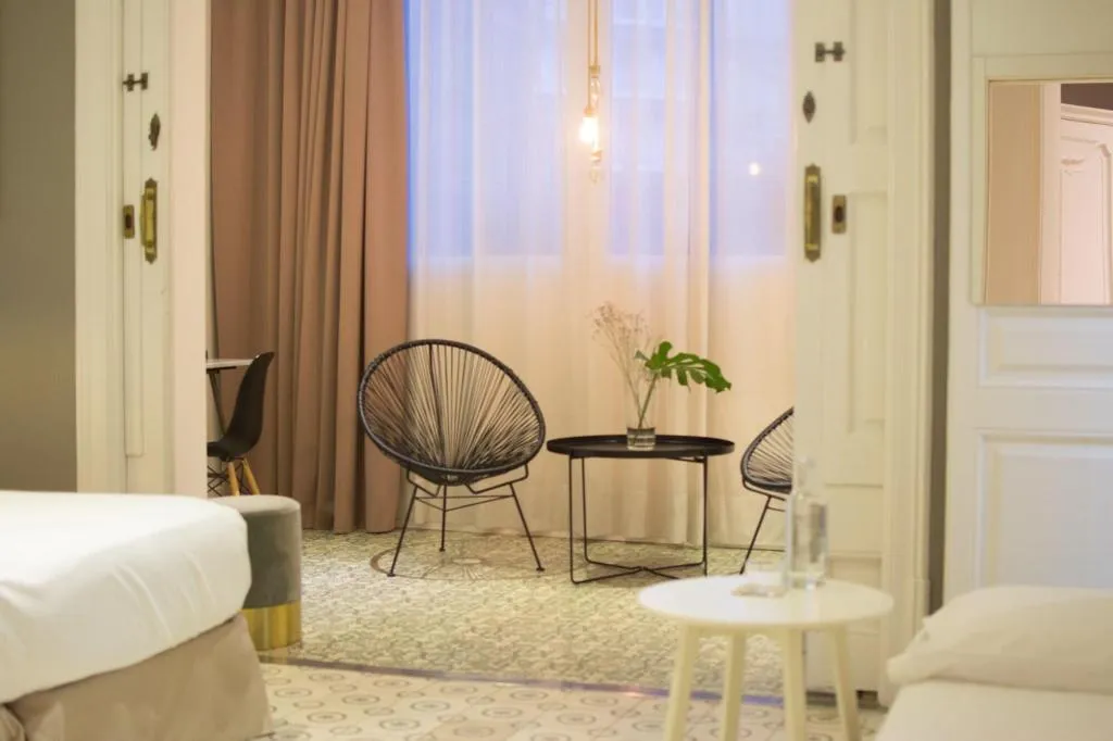 Room, Forgetmenot, Barcelona