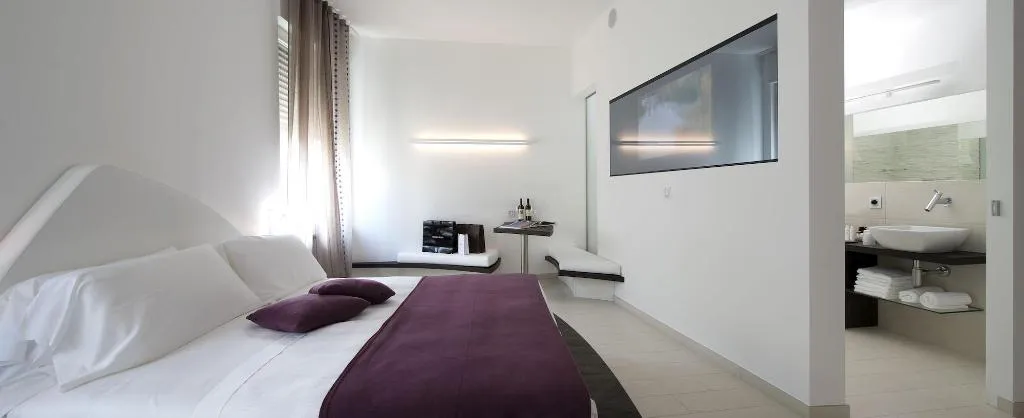 Room, Aparthotel Duomo, Milan