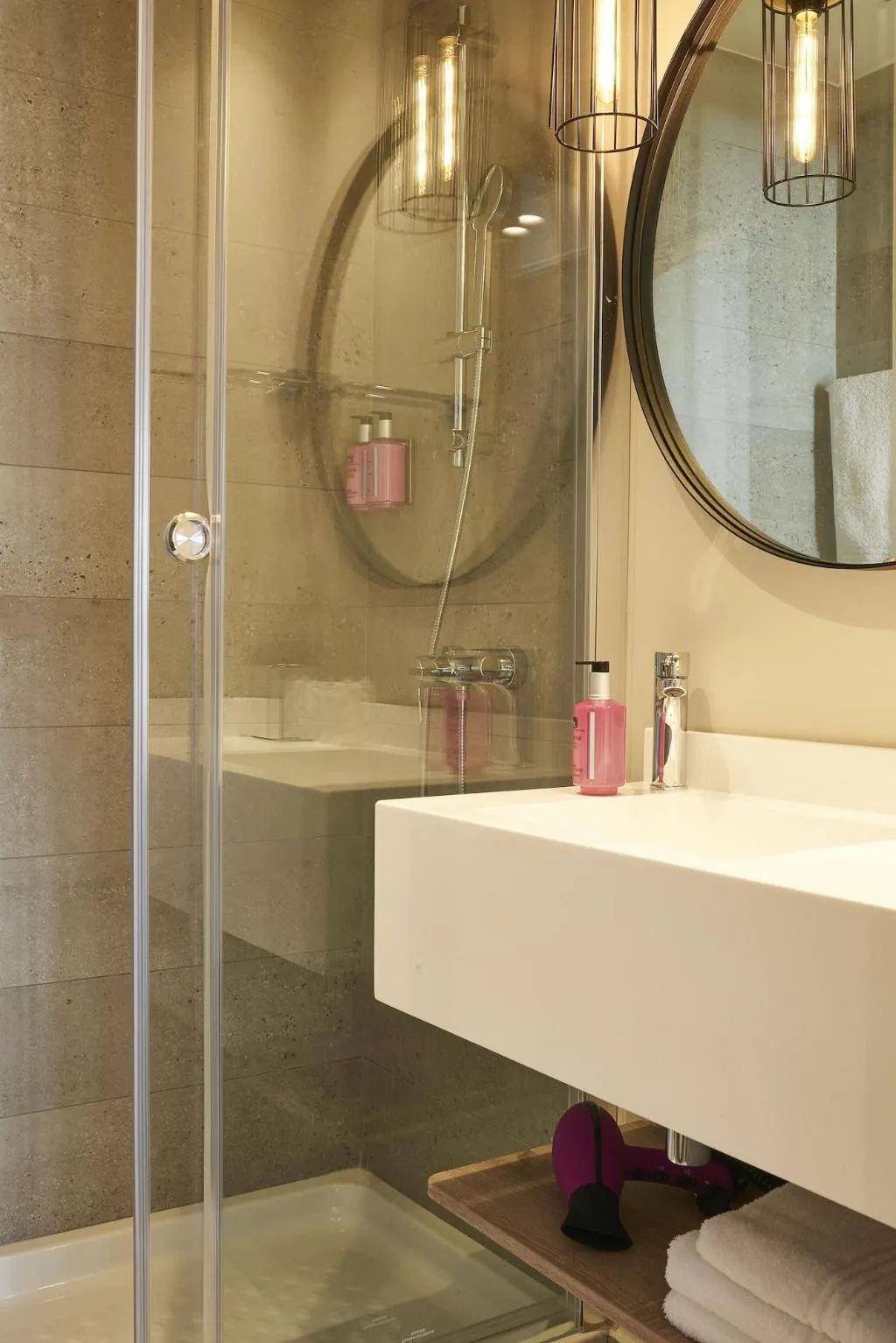 Room, Moxy Patra Marina, Athens
