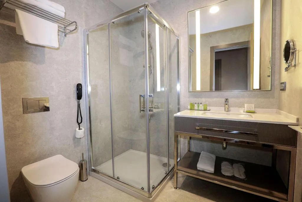 DOUBLE GUEST ROOM Room, Doubletree By Hilton Izmir Airport, Izmir