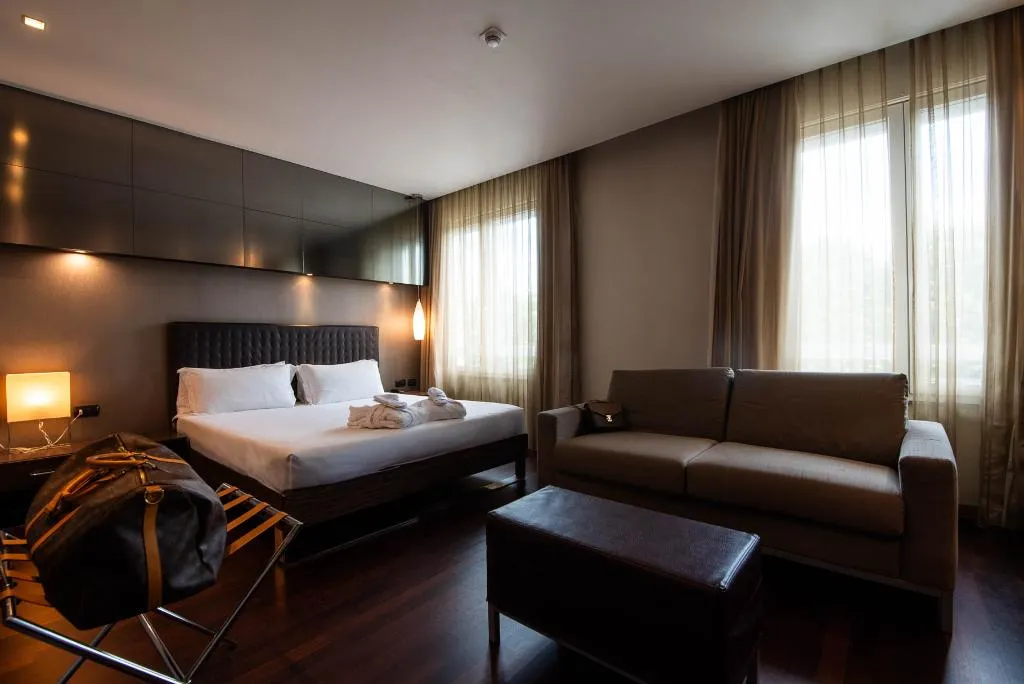 DOUBLE EXECUTIVE QUEEN BED Room, Axolute Comfort Hotel - Cantu, Milan
