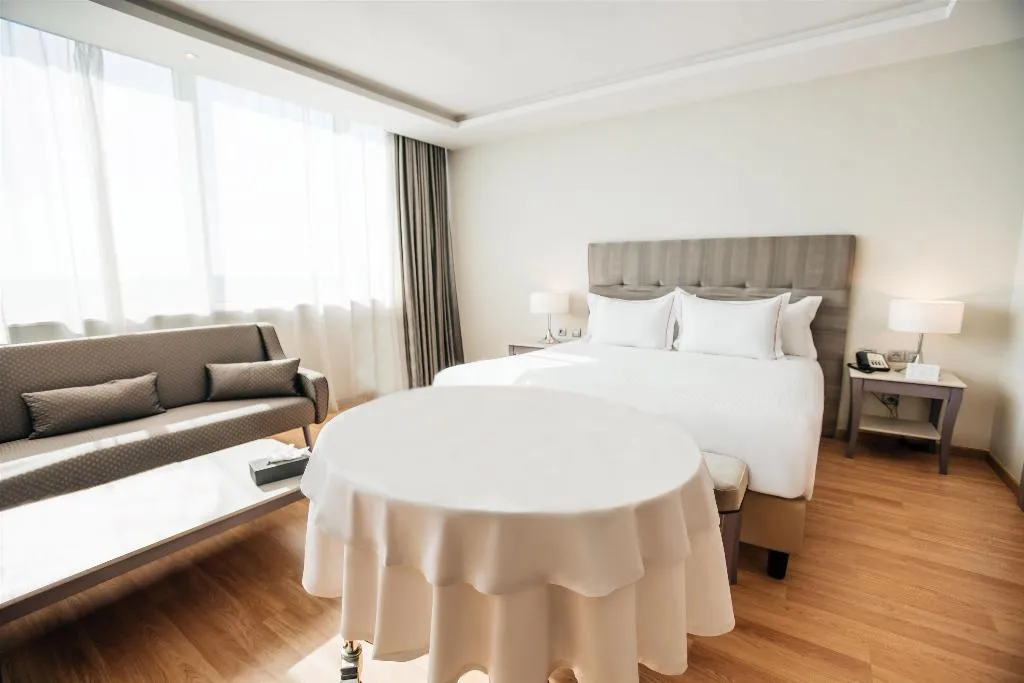 SUITE DELUXE KING BED Room, DoubleTree by Hilton Casablanca City Centre, Casablanca