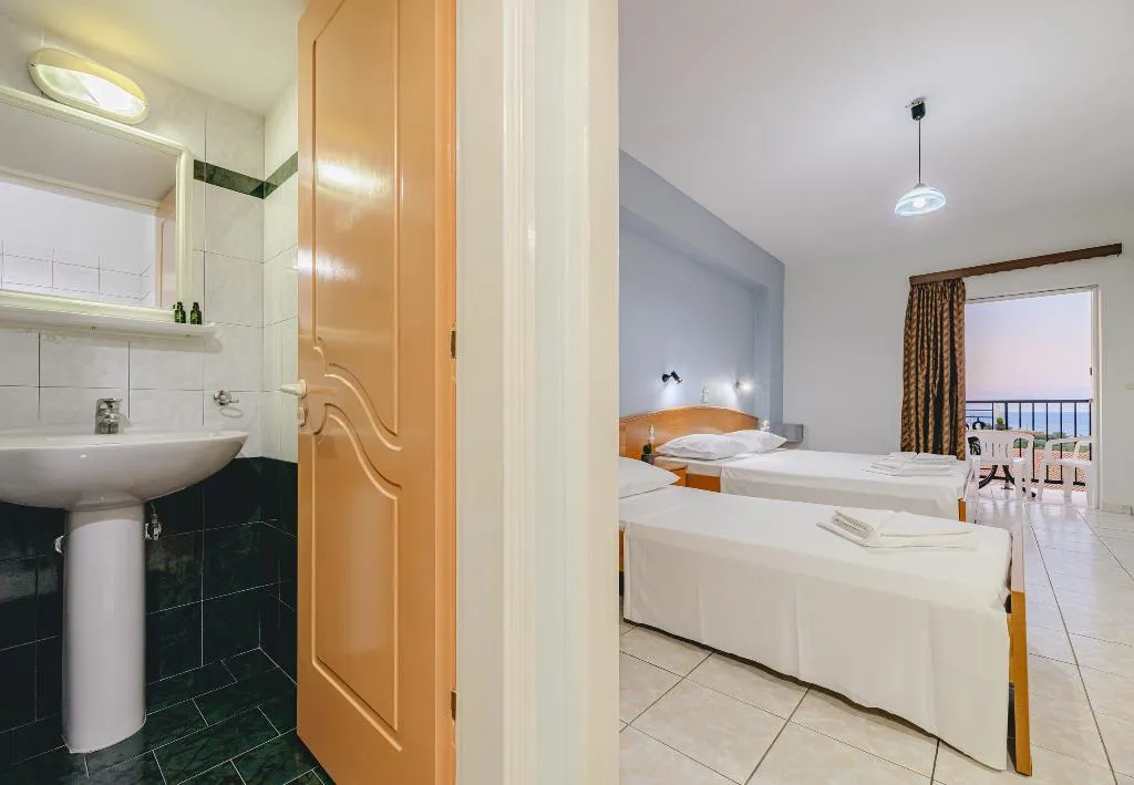 TRIPLE STANDARD Room, Christina Apartments, Zante