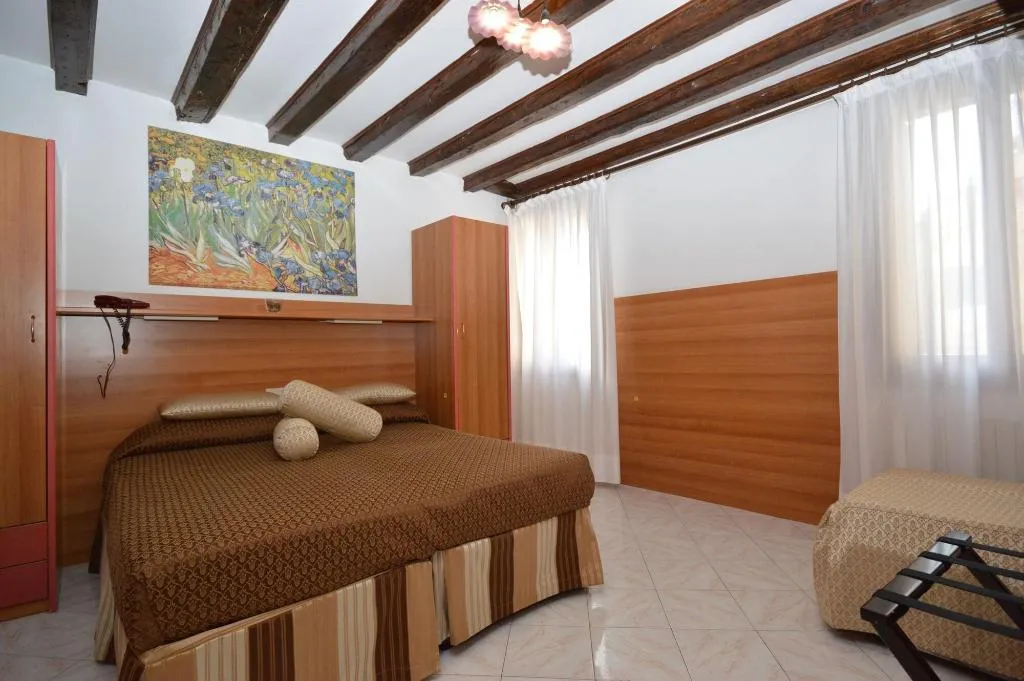 Room, Albergo Marin, Venice