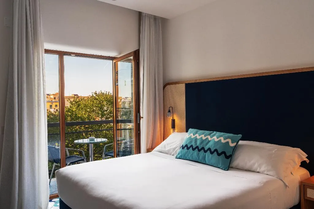 DOUBLE DELUXE Room, Grand Hotel Flora, Naples