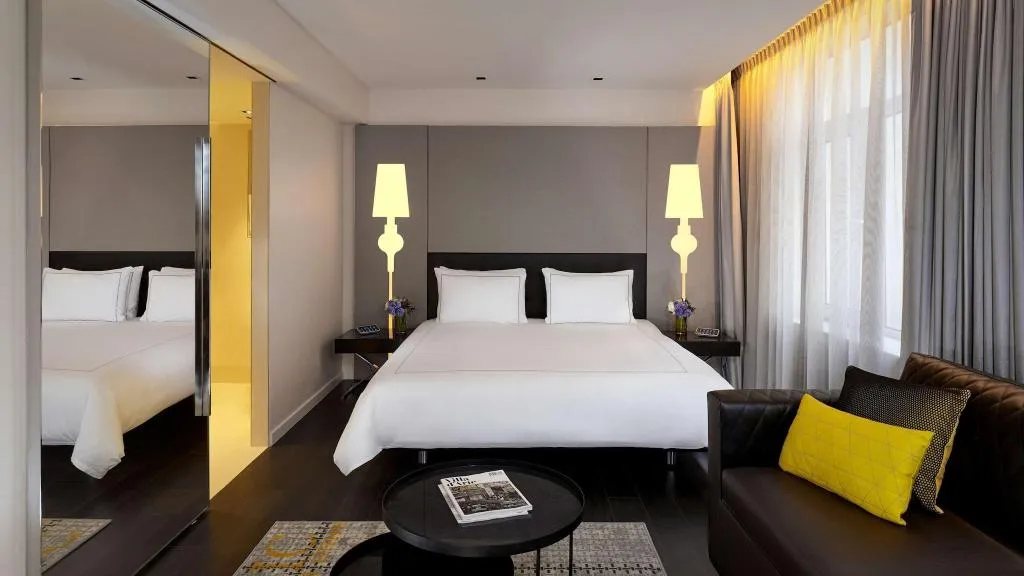 Double or Twin SUPERIOR KING BED Room, Park Plaza Victoria Amsterdam, Amsterdam
