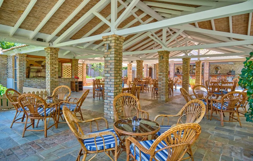 Restaurant, Chrismos Luxury Suites & Studios, Corfu