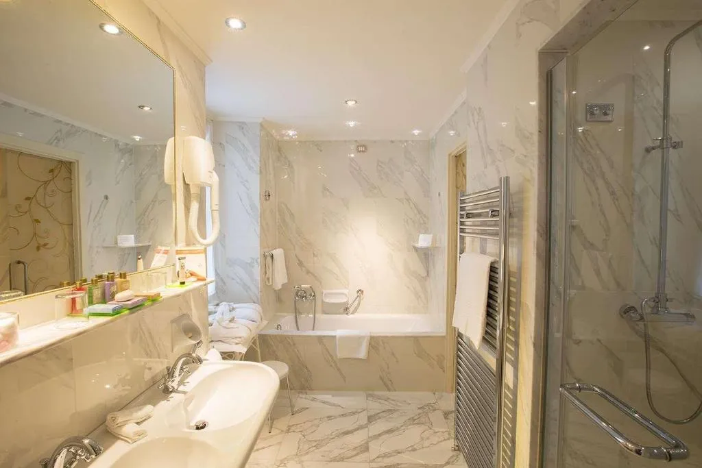 Room, Grand Hotel Villa Serbelloni, Milan