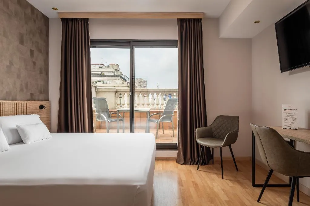 DOUBLE SUPERIOR WITH TERRACE Room, Petit Palace Eixample, Barcelona