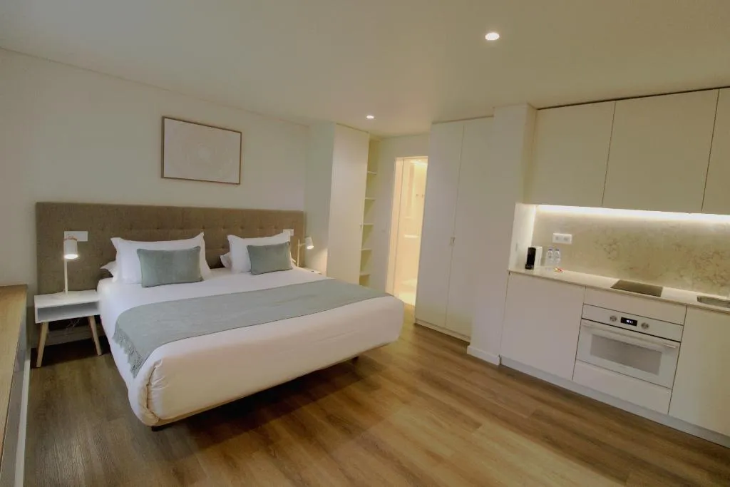STUDIO KING SIZE BED Room, Rossio Garden Suites, Lisbon