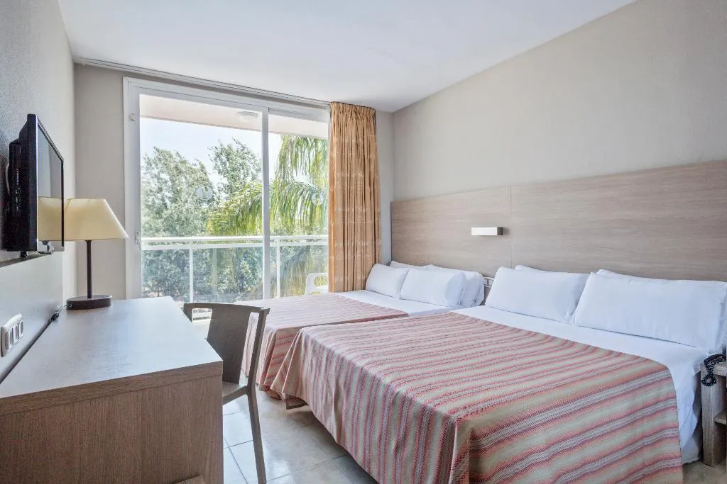FAMILY ROOM STANDARD Room, Sol Costa Daurada, Costa Dorada