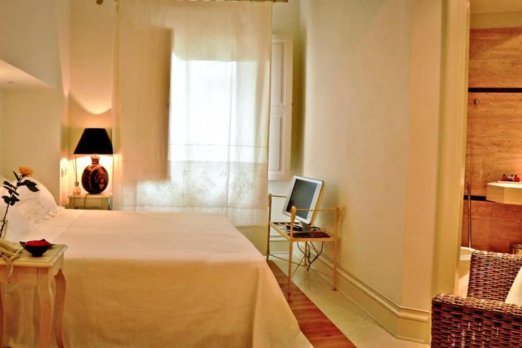 Double or Twin DELUXE Room, Tarthesh Hotel, Cagliari