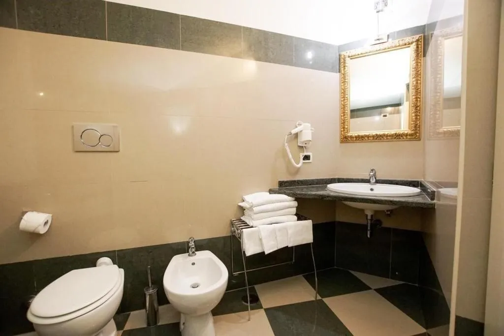 Room, Giglio Dell'Opera, Rome