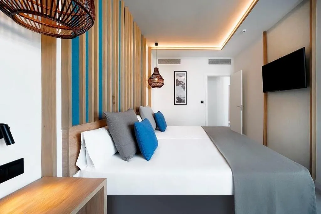 SUITE SUPERIOR POOL VIEW Room, HOVIMA Suites Costa Adeje, Tenerife