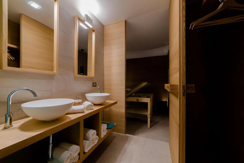 Sports and Entertainment, Cumeja Beach Club & Hotel, Naples