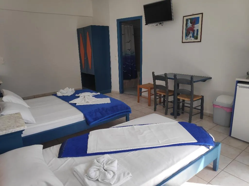 STUDIO CAPACITY 3 Room, Leonidas Studios & Apartments, Crete