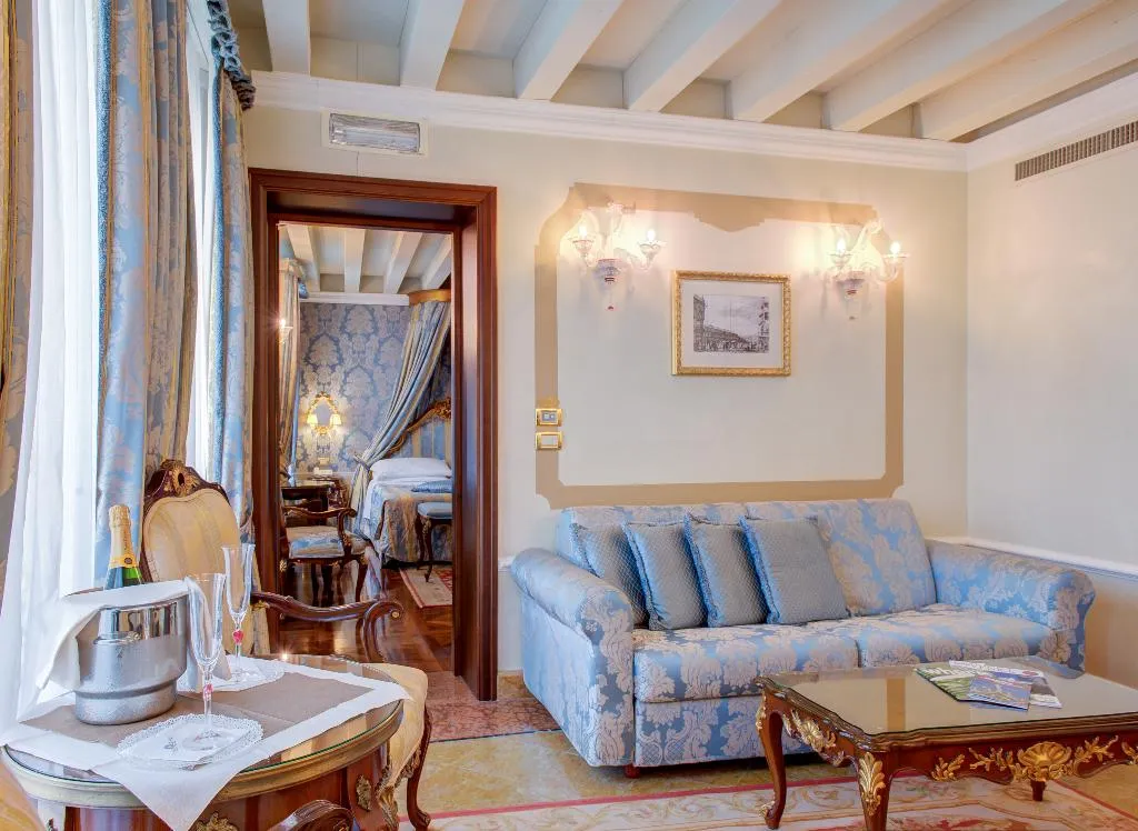 SUITE CANAL VIEW Room, Canal Grande, Venice
