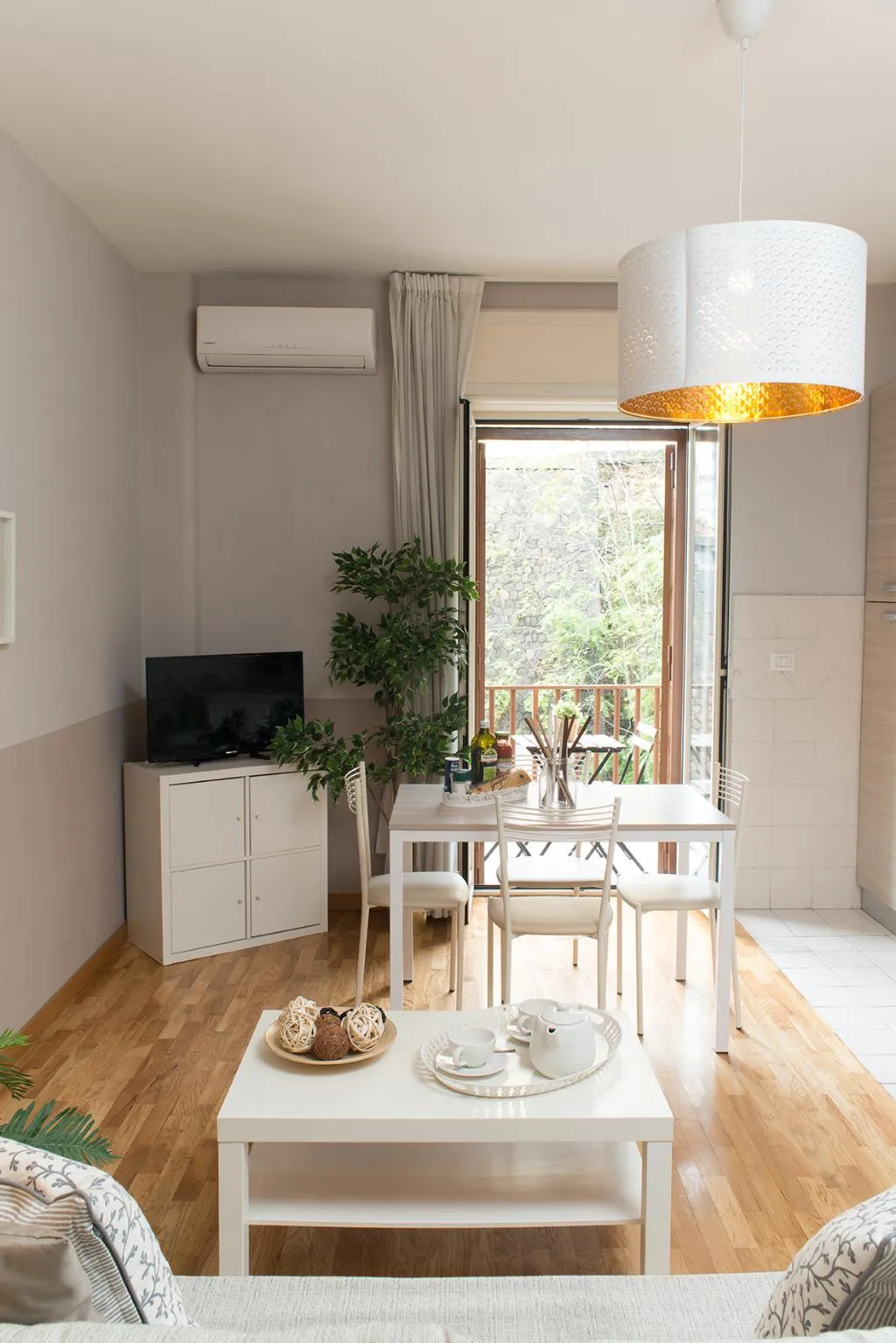 APARTMENT CAPACITY 3 Room, Residenza Flegrea, Naples