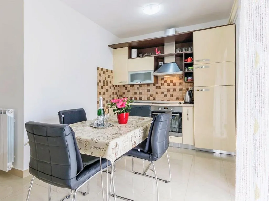 APARTMENT CAPACITY 4 Room, Apartments Miljenko, Istria