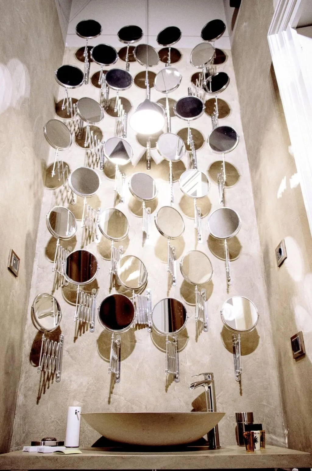 Room, Asmundo Di Gisira, Catania