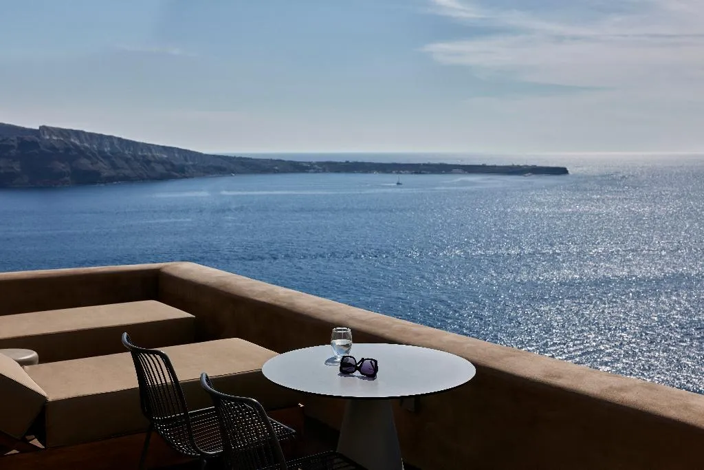 SUITE SEA VIEW WITH PRIVATE POOL Room, Old Castle Oia by Mr and Mrs White, Santorini