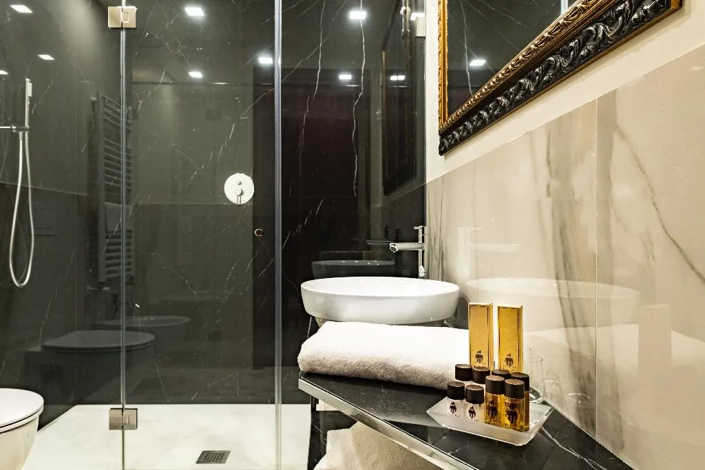 Double or Twin DELUXE CANAL VIEW Room, Palazzo San Lorenzo, Venice