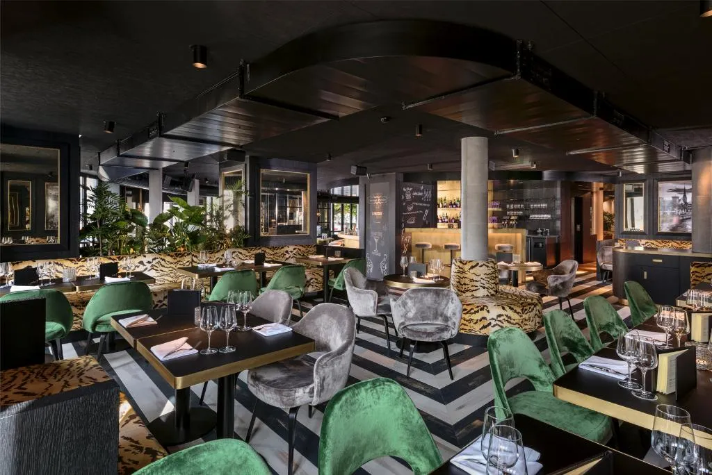 Bar, Central Plaza Hotel, Zurich