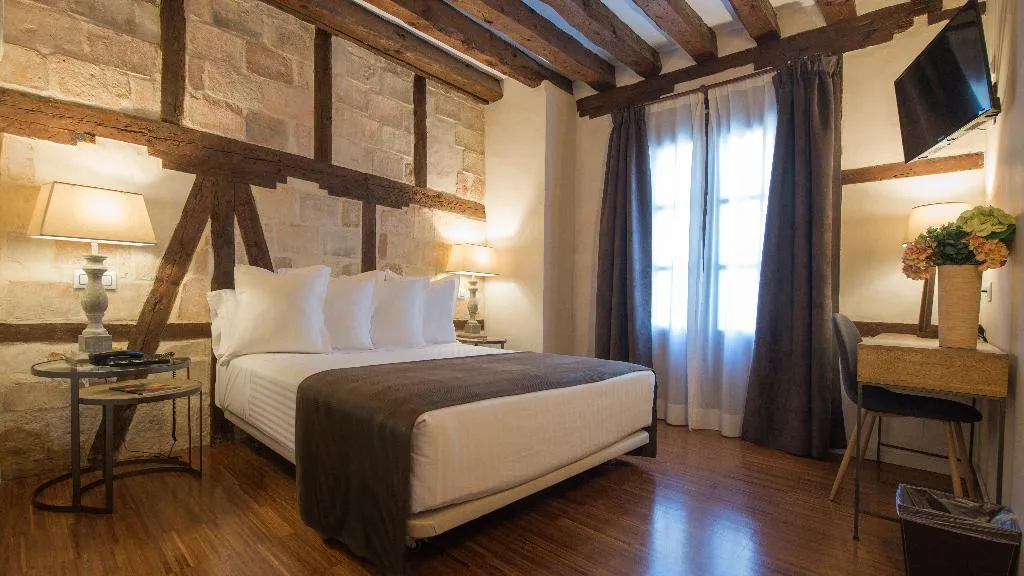 DOUBLE STANDARD Room, Abad Toledo, Madrid