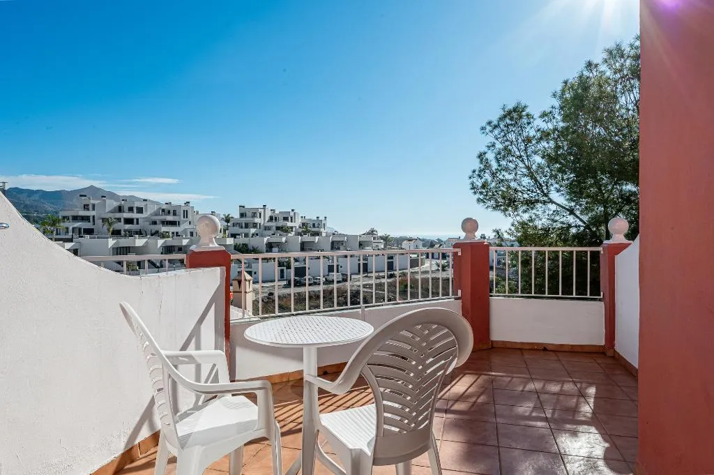 Double or Twin CAPACITY 3 Room, Los Arcos, Costa Del Sol