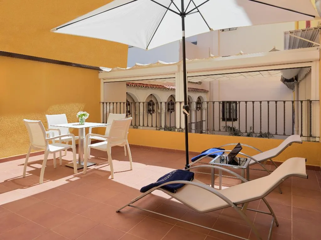 FAMILY ROOM STANDARD Room, H10 Corregidor Boutique Hotel, Seville